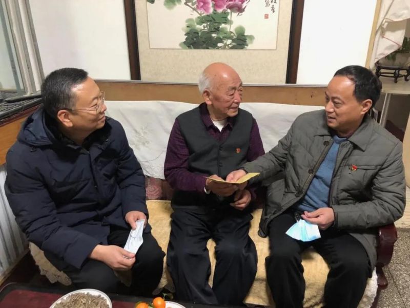 弘義集團開(kāi)展春節前走訪(fǎng)慰問(wèn)生活困難黨員、老黨員、老干部活動(dòng)
